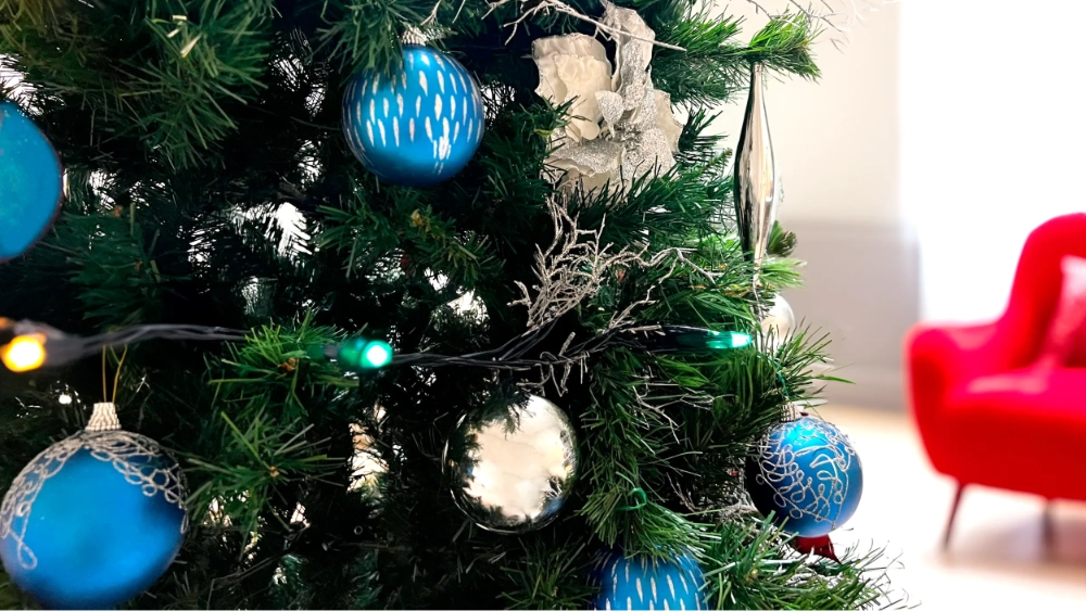 decoracion-navidad-arbol-oceano-plata-fondo-initial-es