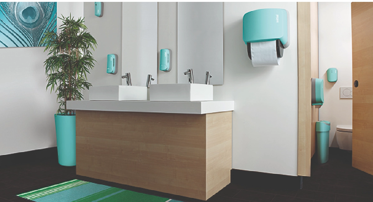 sanitaires équipés d'appareils d'hygiène coloris turquoise