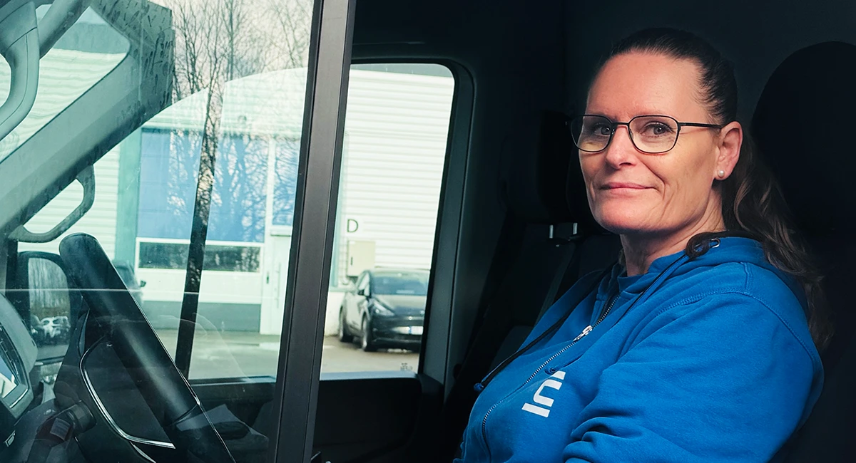 Torill Berntsen i bilen