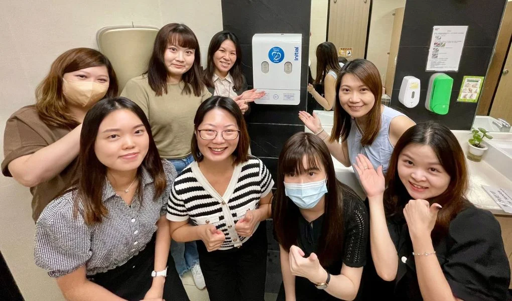 我們在香港公司辦公室和倉庫的洗手間為女性雇員免費提供有機護墊
