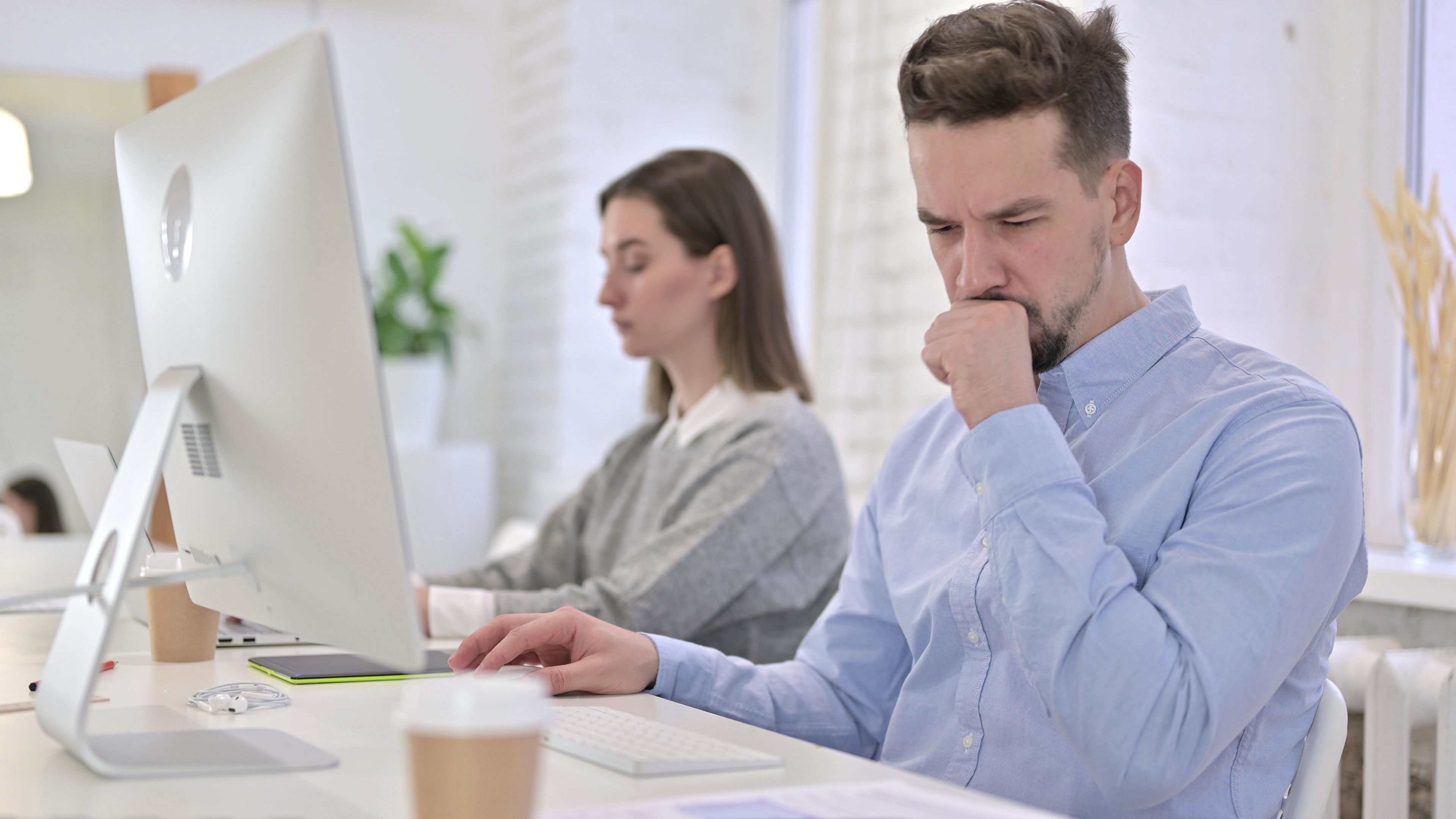 Air purifier can effectively improve indoor air quality and increase staff productivity