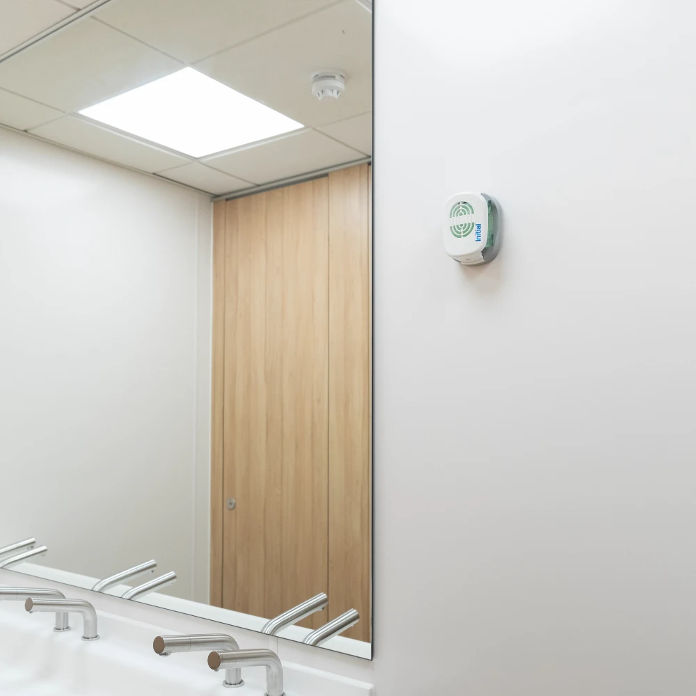 Aromatización para baños pequeños sin baterías ni conexión a enchufes