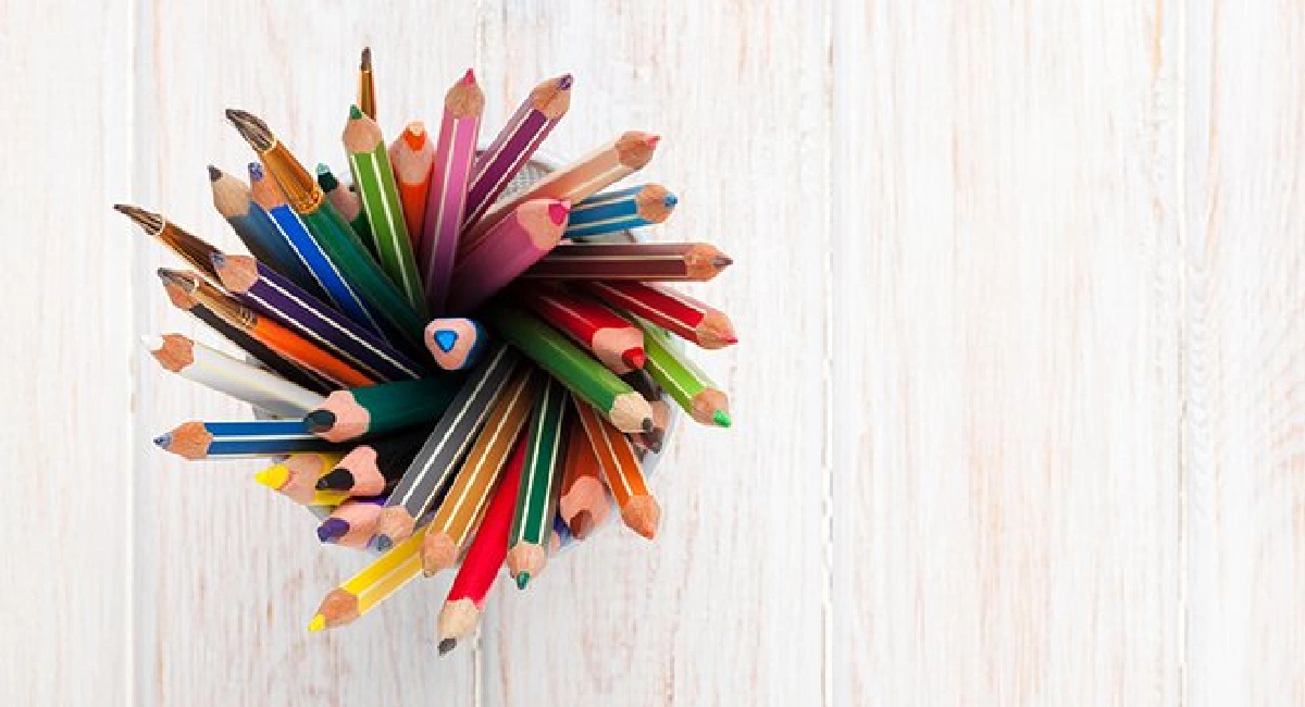 rouleaux de papier toilette crayons